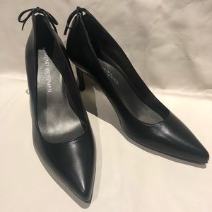 STUART WEITZMAN Peekamid Bow Pump black heel sz 8